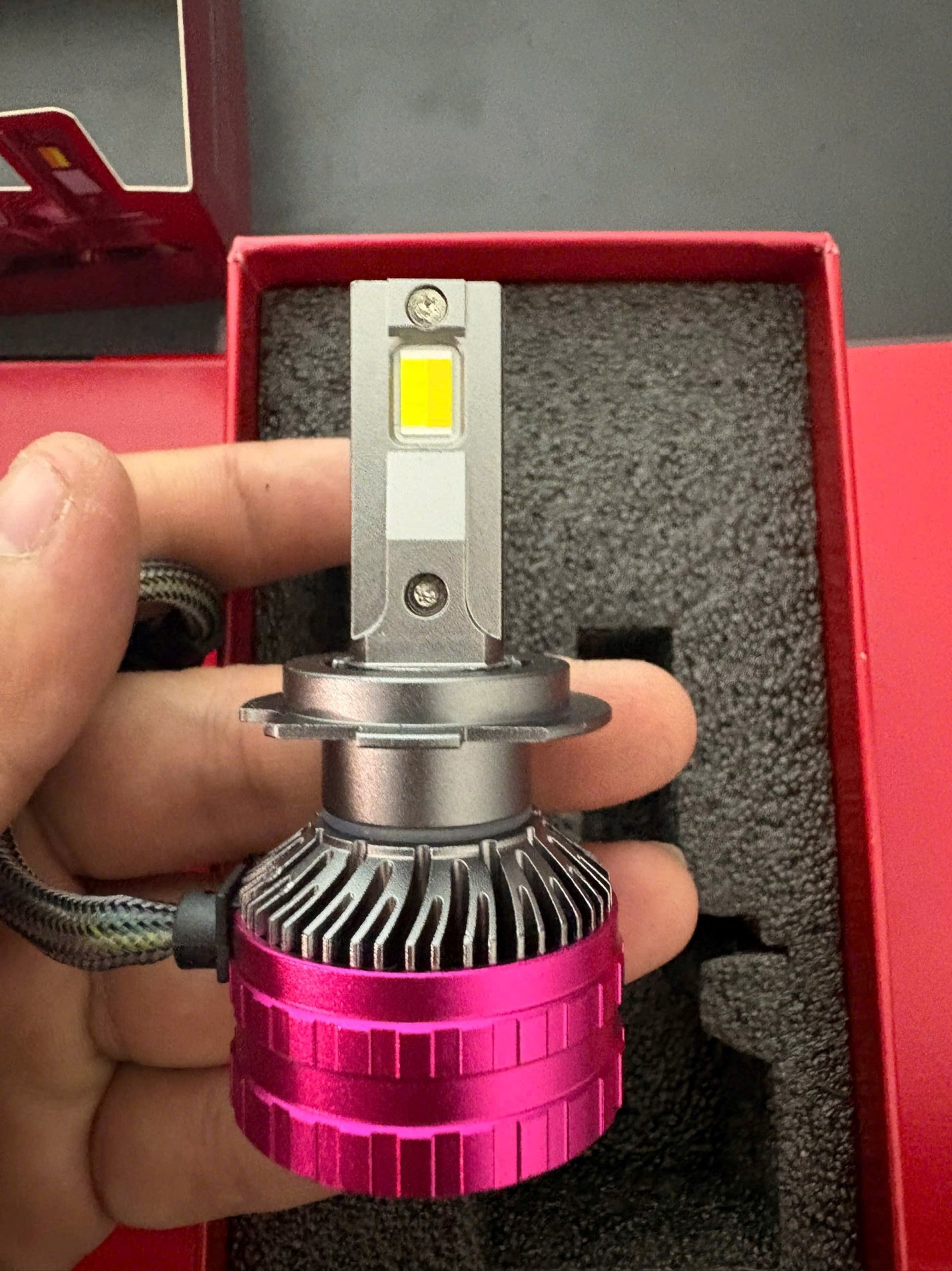 D:\ảnh sản phẩm\led wekwwolf\wekwolf led\V33\z7613431693033_dfa6620c3d88fe7b19294c69a2405019.jpg